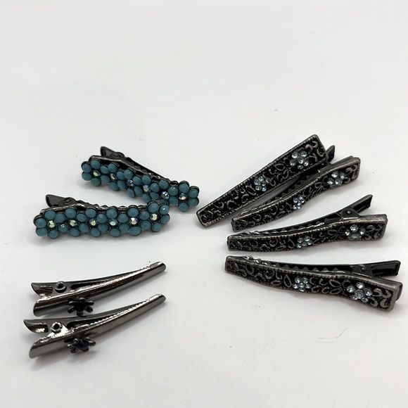 Stylish Hair Clips with Turquoise Floral Design Alligator Clips 8 Assortment - Picture 1 of 13